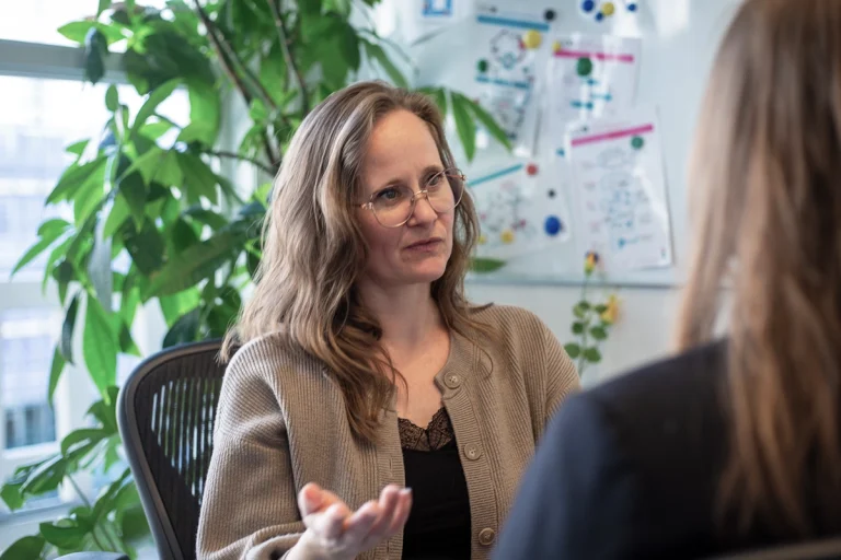 Leer en groei als supervisor met praktijkgerichte supervisie en begeleiding.